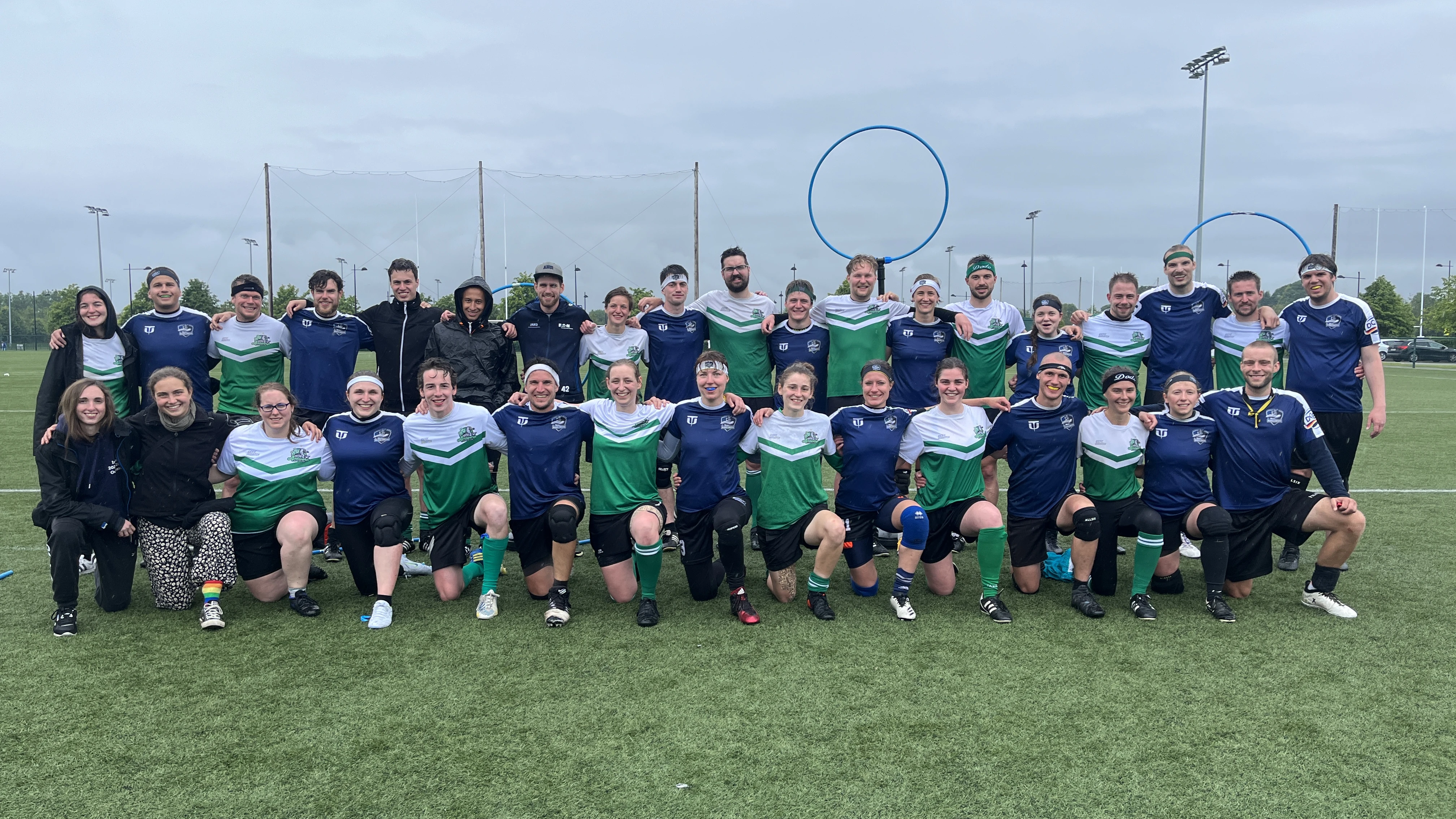 Teamfoto mit Antwerp Quidditch Club beim European Quidditch Cup 2022